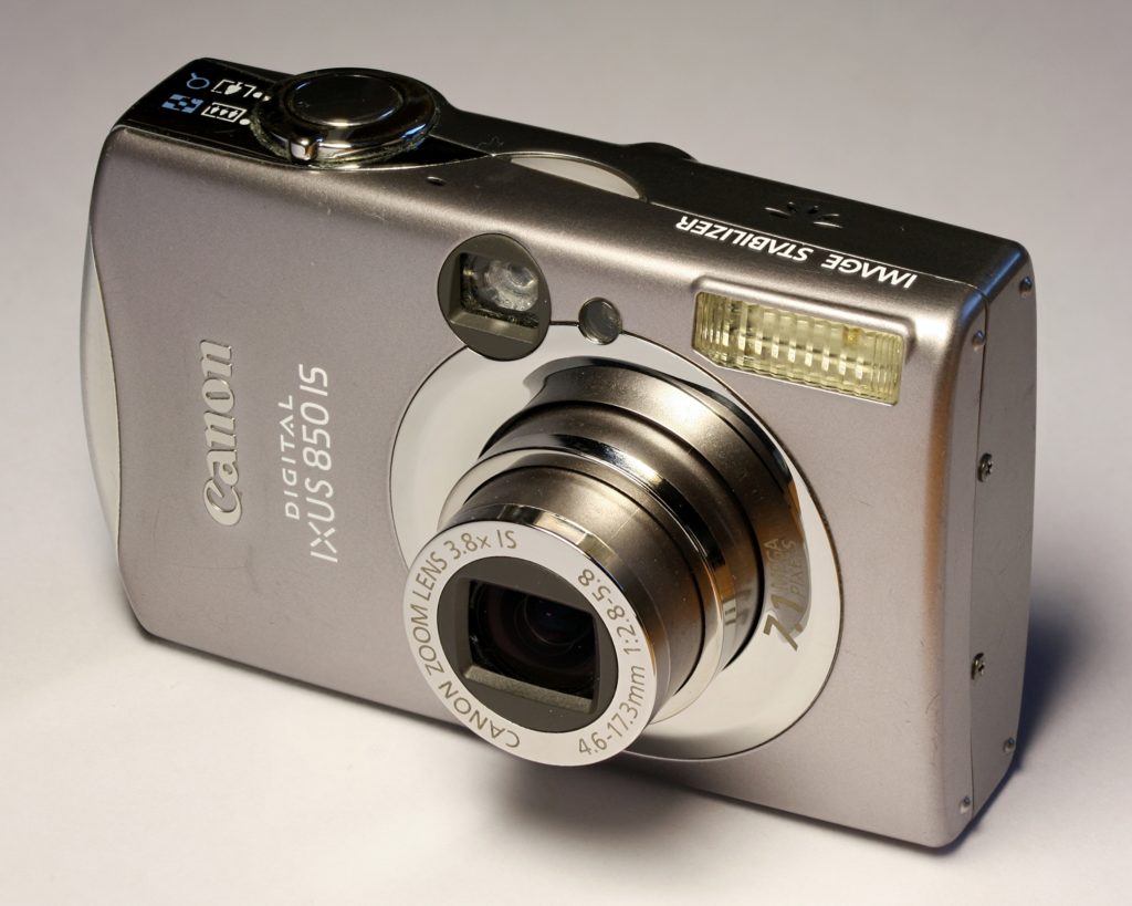 Point and Shoot Camera vs DSLR | Do I need a DSLR?